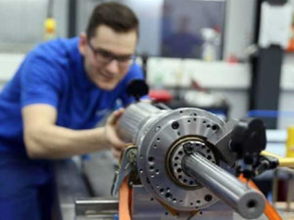 نگهداری دستگاههای صنعتی